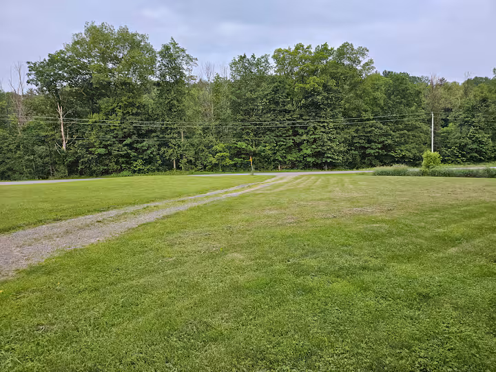 13 Front Yard - Caroga Creekside Living