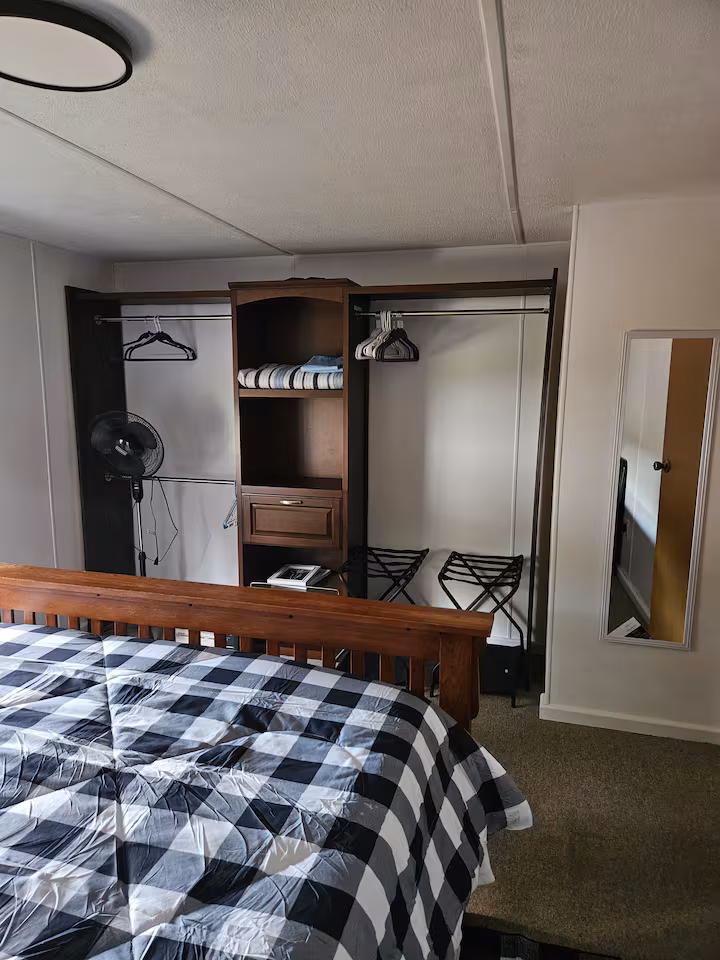 08a Master Bedroom - Caroga Creekside Living